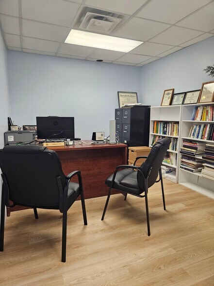 More Photos Of 230 Hilton Ave, Hempstead Medical For Sale