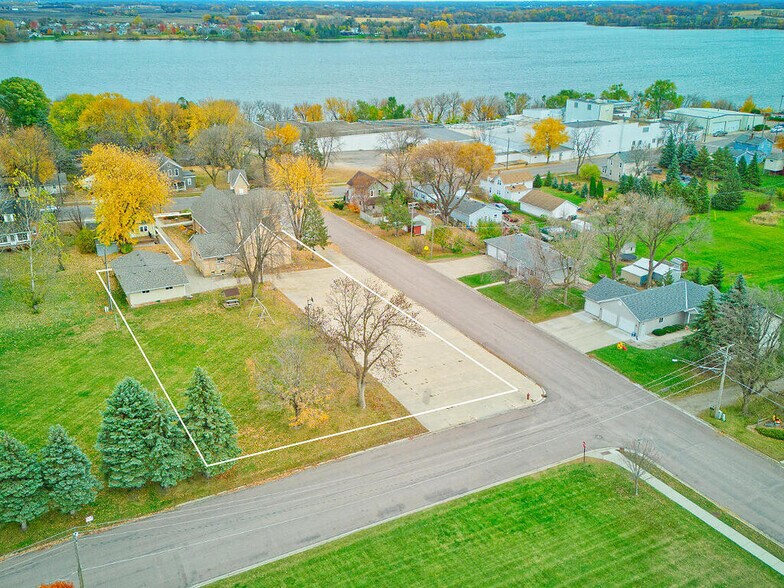 More Photos Of 410 1st St N, Winsted Office For Sale