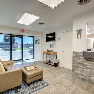 More Photos Of 737 Irby Ln, Irving Medical For Sale
