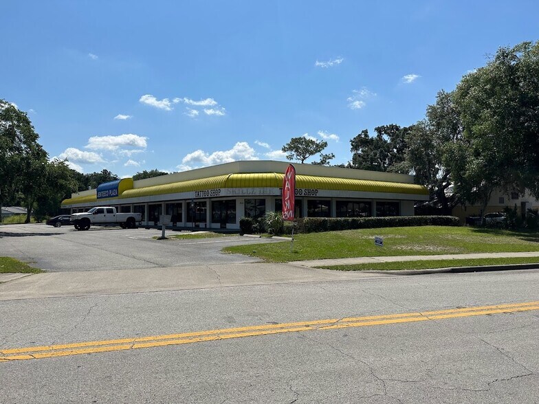 More Photos Of 821 NE 36th Terrace, Ocala Department Store For Lease