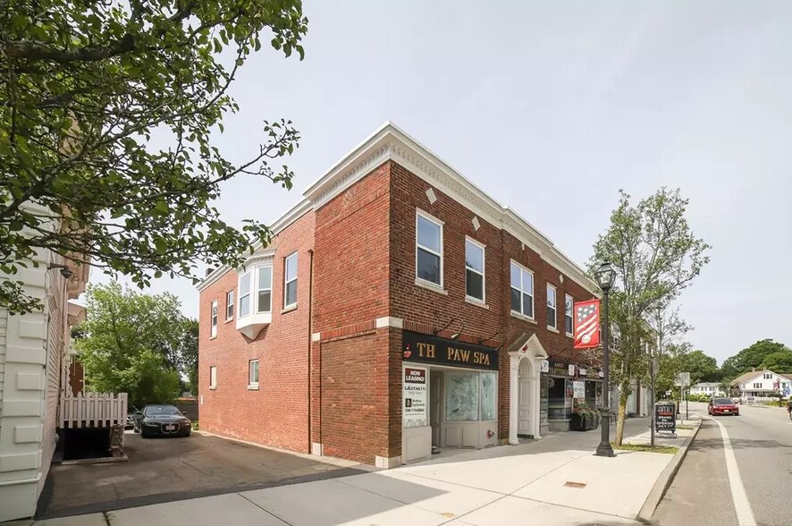 More Photos Of 566 Main St, Shrewsbury Storefront Retail Office For Lease