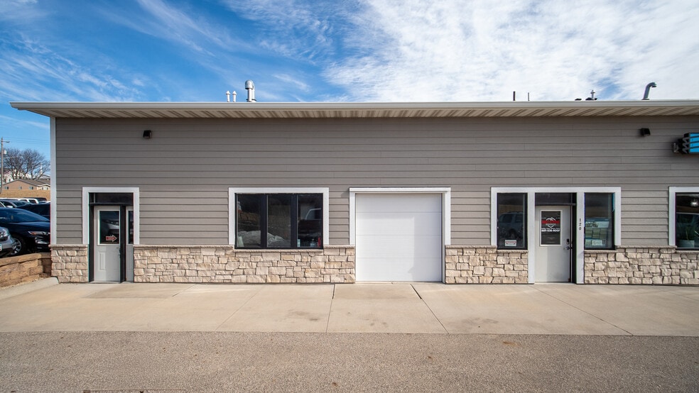 More Photos Of 5931 Bandel Rd NW, Rochester Self Storage For Lease