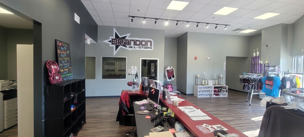 More Photos Of 8200 Cypress Plaza Dr, Jacksonville Health Club For Lease