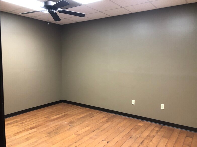 More Photos Of 3029 S Sherwood Forest Blvd, Baton Rouge Loft Creative Space For Lease