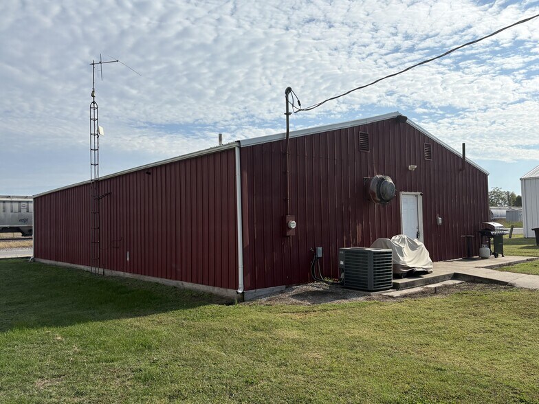 More Photos Of 3071 Jacob rd, Jacob Bar For Sale