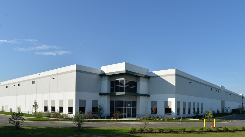 Primary Photo Of 969 Veterans Pky, Bolingbrook Warehouse For Lease