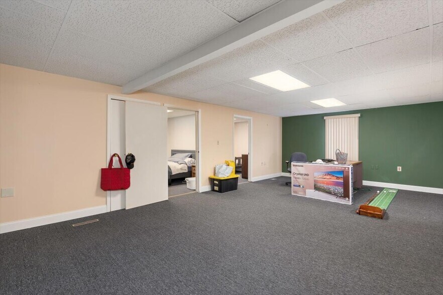 More Photos Of 928 French Rd, Cheektowaga Unknown For Lease