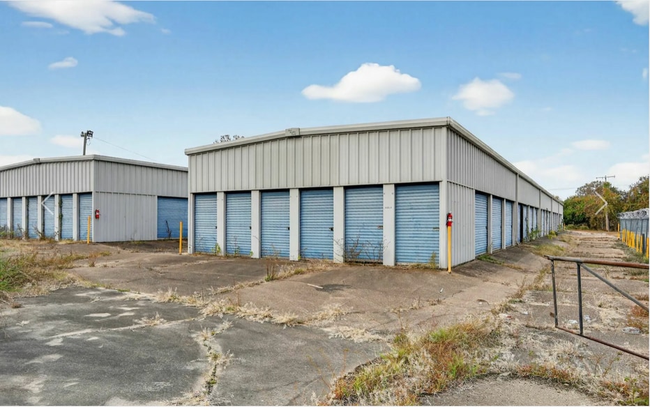 More Photos Of 3705 N West St, Jackson Self Storage For Sale