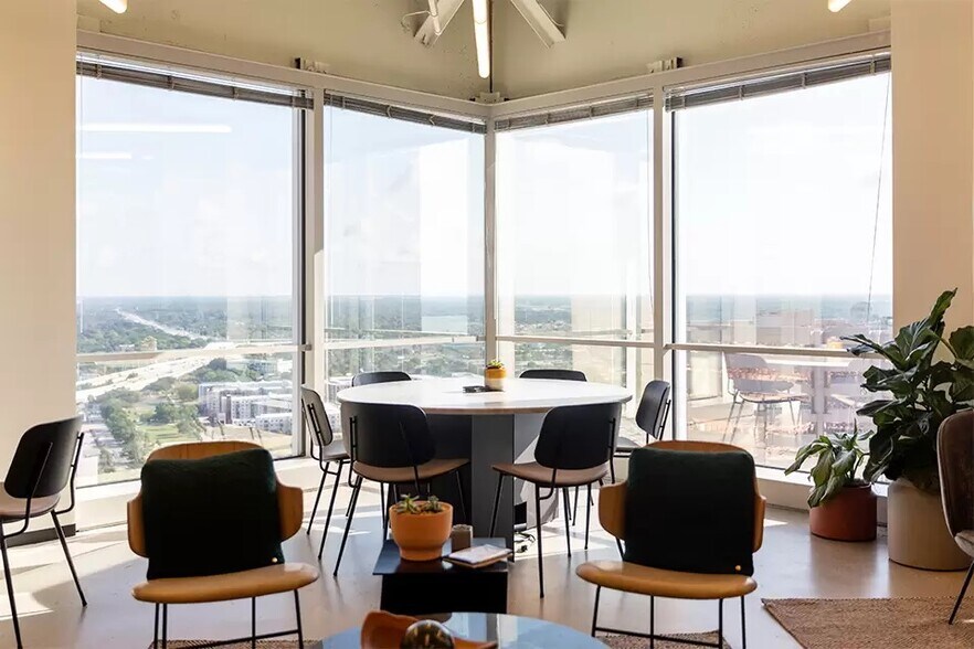 More Photos Of 401 E Jackson St, Tampa Coworking Space