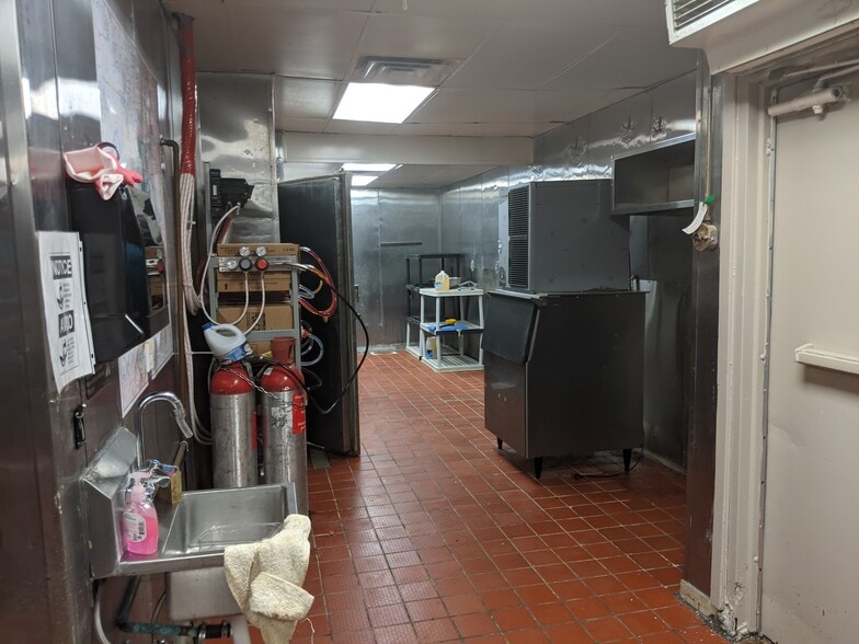 More Photos Of 5151 Avenue H, Rosenberg Restaurant For Sale