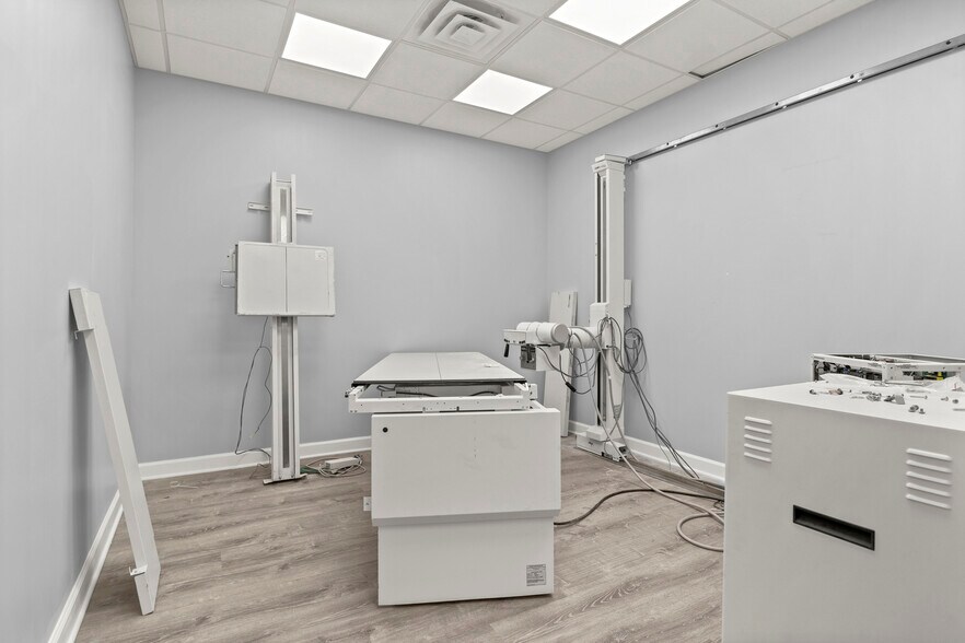 More Photos Of 32413 Michigan Ave, Wayne Freestanding For Sale