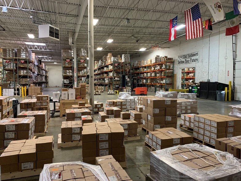 More Photos Of 462 Camden Dr, Bloomingdale Manufacturing For Sale