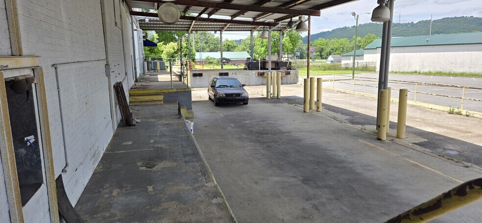 More Photos Of 415 Locust st, Gadsden General Retail For Lease