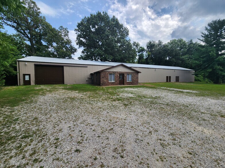 Primary Photo Of 4400 S Sioux St, Terre Haute Warehouse For Lease