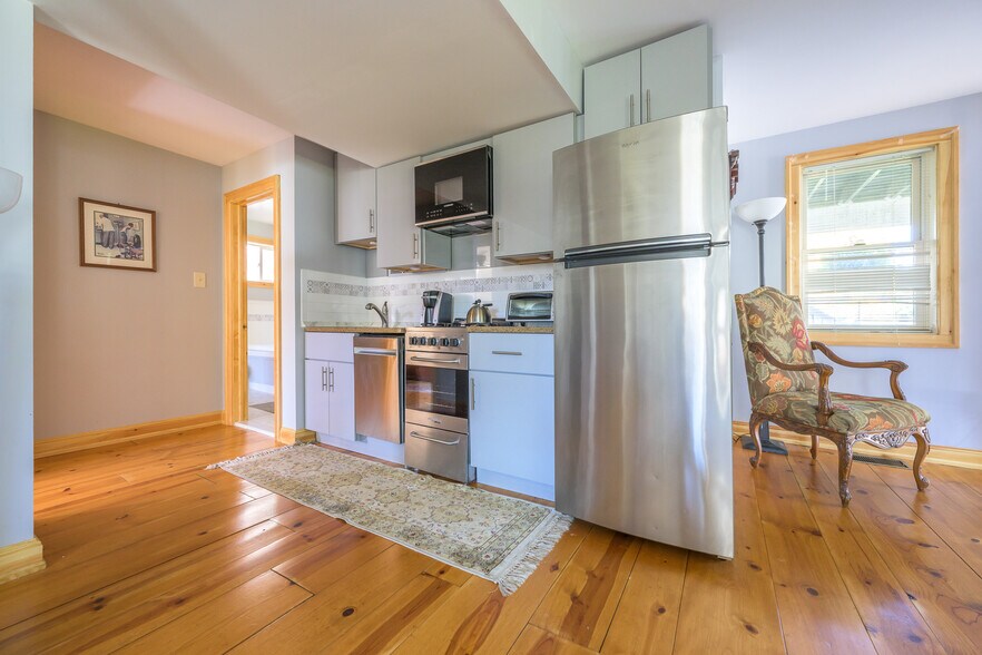 More Photos Of 518 Main St, Great Barrington Hospitality For Sale
