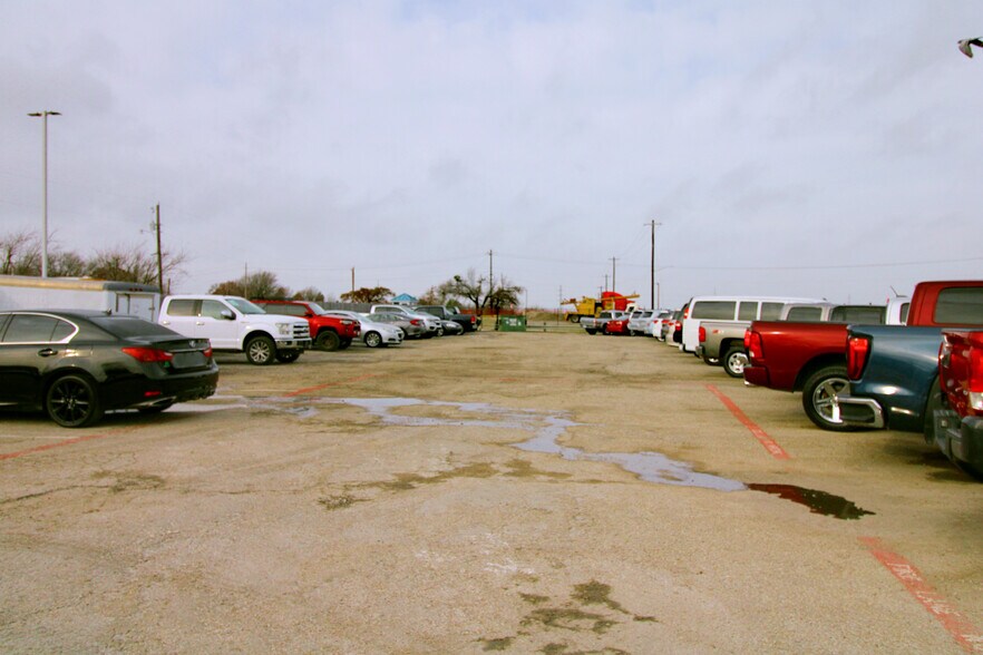 More Photos Of 4108 University Drive & Geesling rd, Denton Auto Dealership For Lease