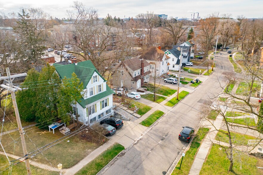 More Photos Of 241 Louis St, East Lansing Apartments For Sale