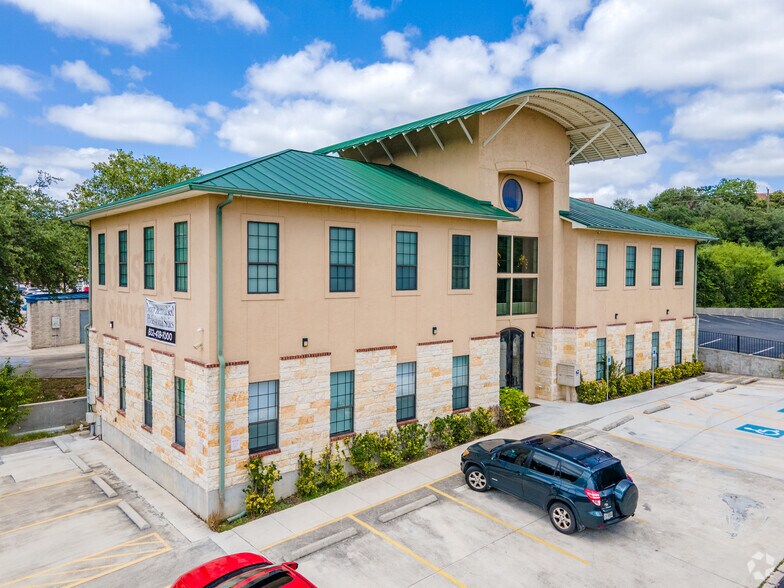 Primary Photo Of 11459 Huebner Rd, San Antonio Medical For Sale