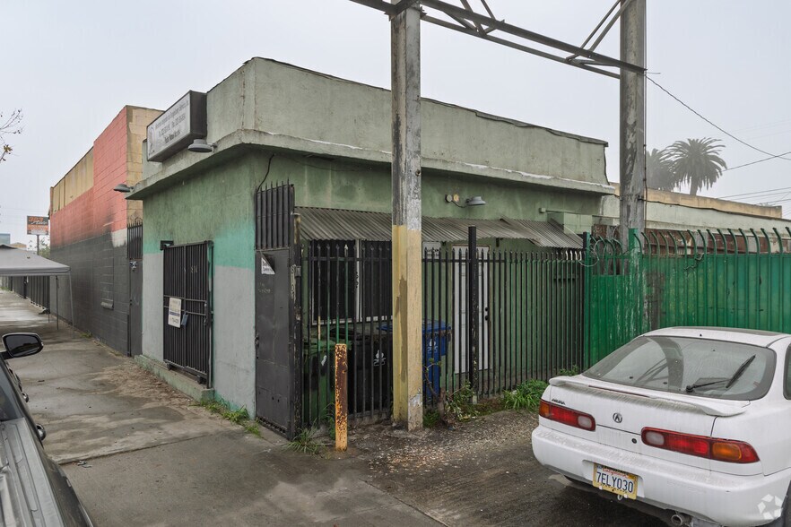 More Photos Of 810 E Manchester Ave, Los Angeles Specialty For Sale