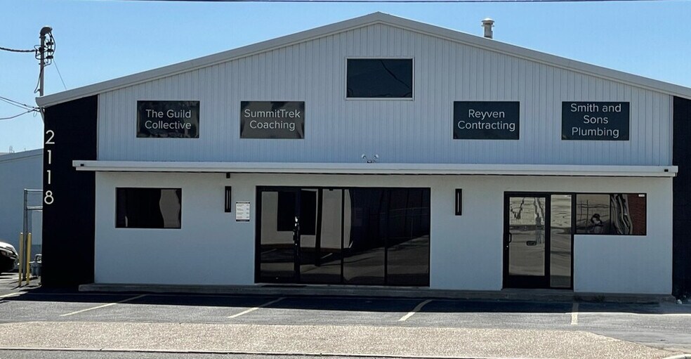 More Photos Of 2118 Mannix Dr, San Antonio Showroom For Sale