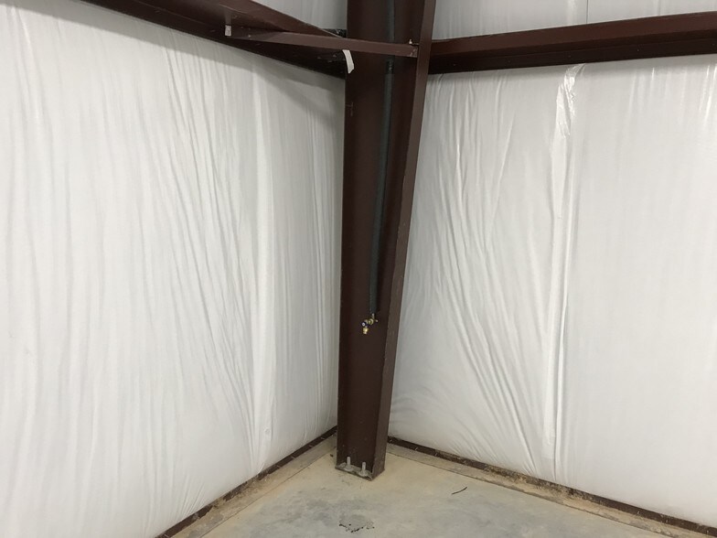 More Photos Of 121 CR 423, Spicewood Unknown For Lease