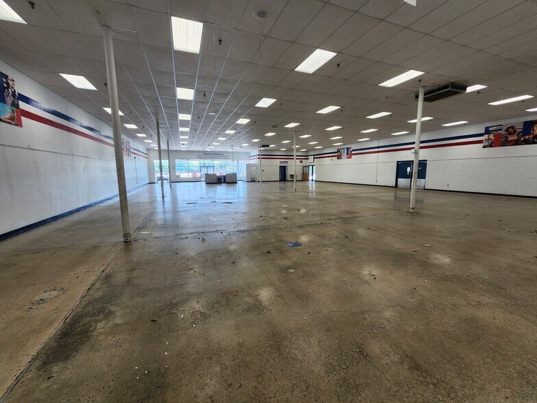 More Photos Of 1301-1349 W Floyd Baker Blvd, Gaffney Unknown For Lease