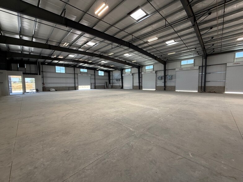 More Photos Of 3650 Gulfstream Lane, Bakersfield Warehouse For Lease