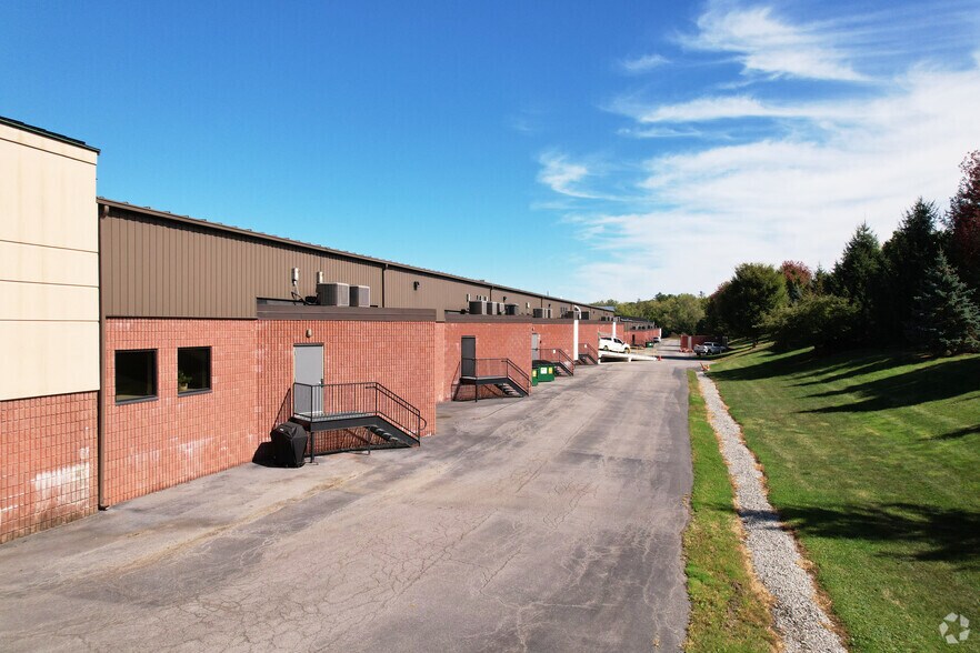 More Photos Of 1565 Jefferson Rd, Rochester Light Distribution For Lease