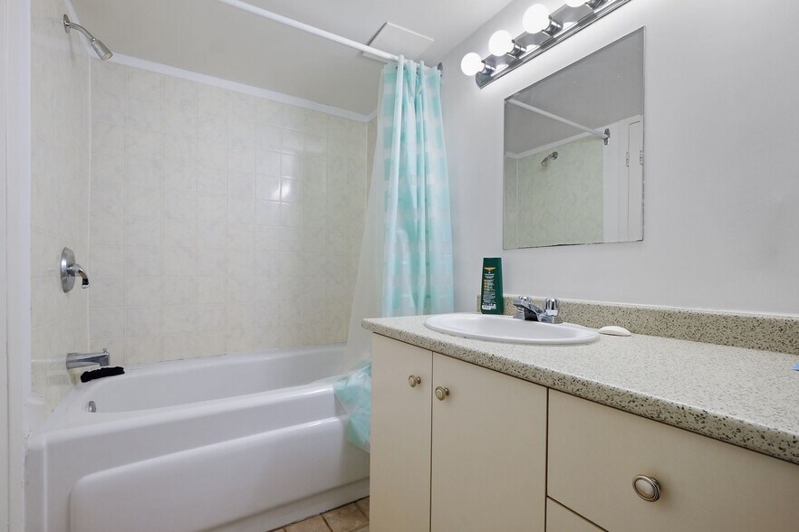 More Photos Of 1031 Carling Av, Ottawa Apartments For Sale