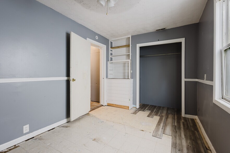 More Photos Of , Lexington Specialty For Sale