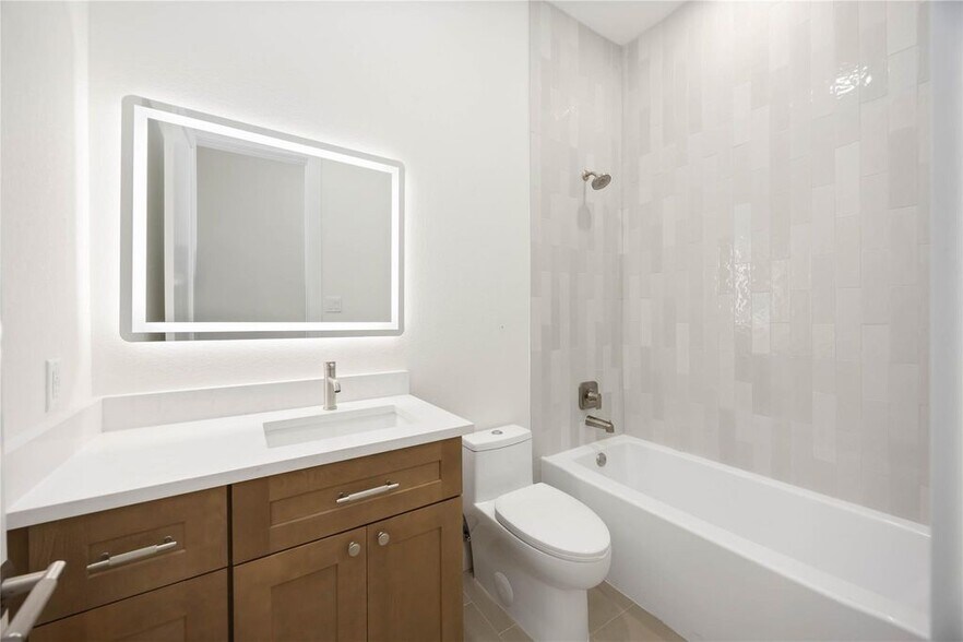 More Photos Of 422 E 41st St, Houston Multifamily For Sale
