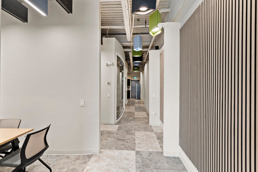 More Photos Of 4310 104 Ave NE, Calgary Storefront For Sale