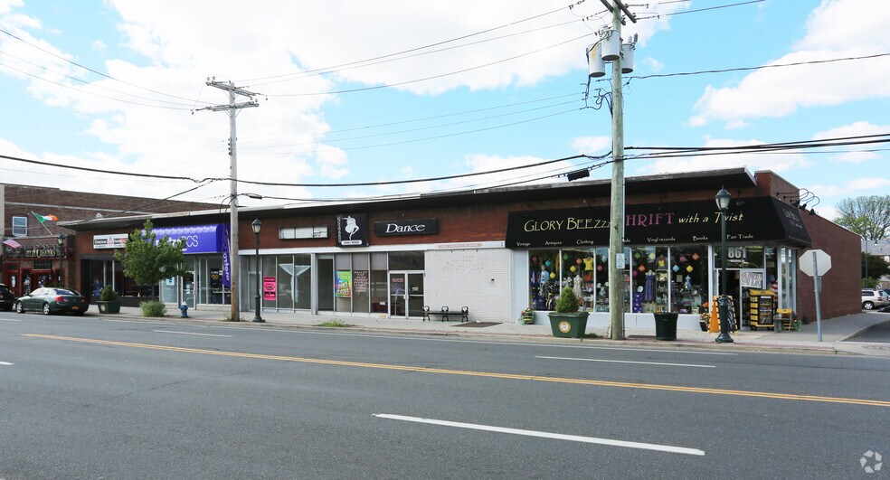 More Photos Of 851 Merrick Rd, Baldwin General Retail For Sale