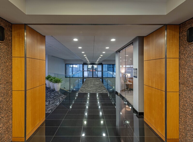 More Photos Of 3900 Essex Ln, Houston Office For Lease