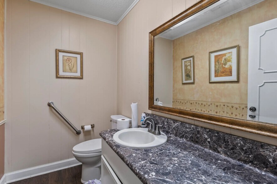 More Photos Of 1911 22nd St, Huntsville General Retail For Lease