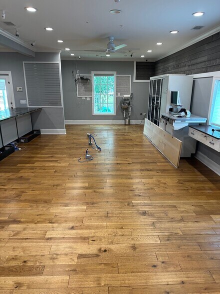 More Photos Of 333 Newberry St NW, Aiken Drugstore For Sale