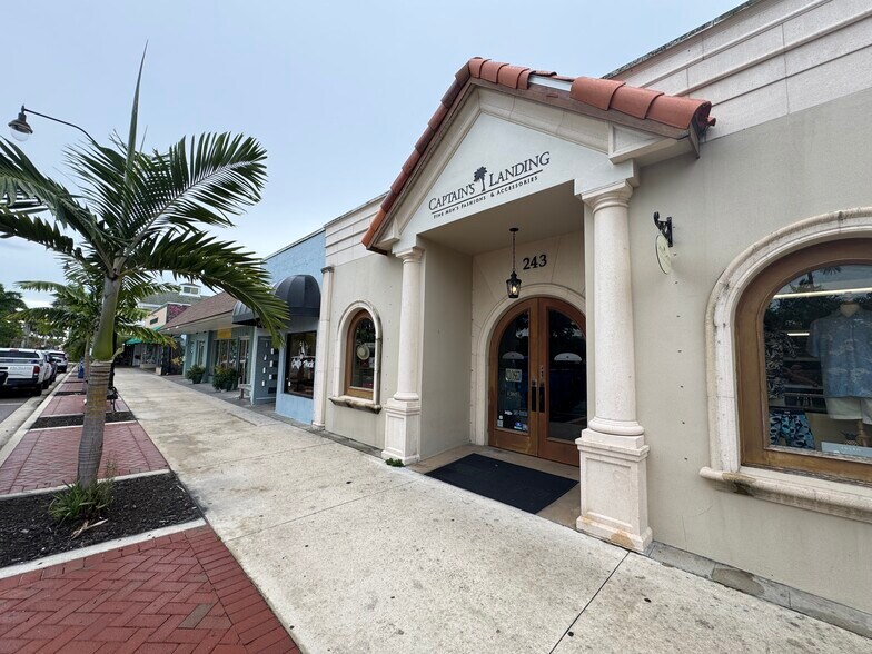 More Photos Of 229 W Venice Ave, Venice General Retail For Sale