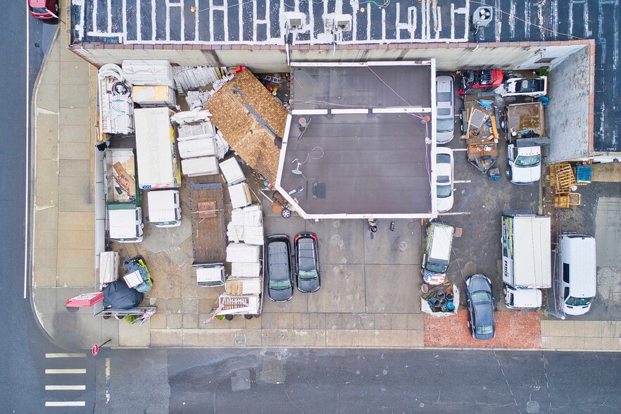 More Photos Of 181 N Main St, Freeport Flex For Sale