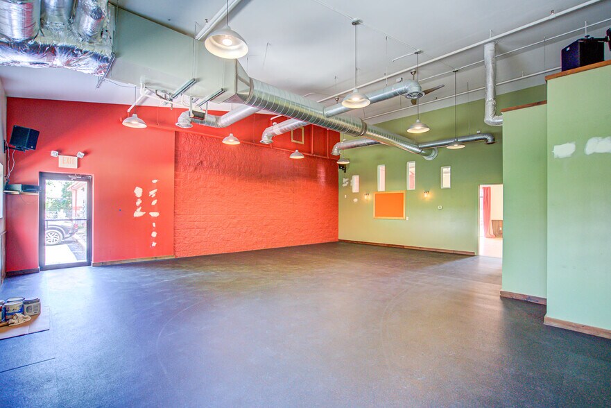 More Photos Of 6200 Nesbitt Rd, Fitchburg Storefront Retail Office For Lease