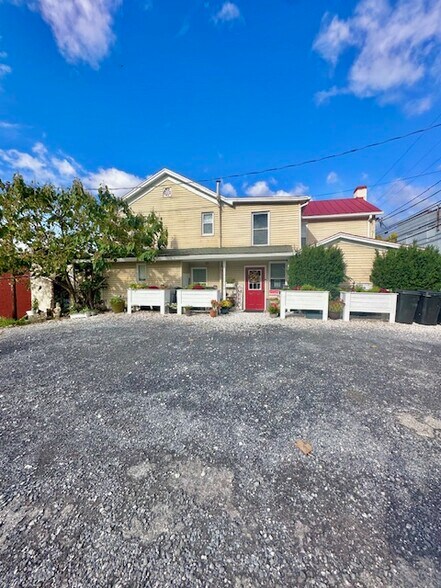 More Photos Of 314 Jefferson Ave, Clifton Forge Hospitality For Sale