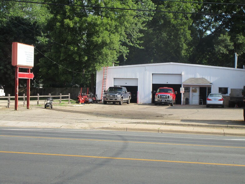 More Photos Of 3499 E Main St, Kalamazoo Auto Repair For Sale