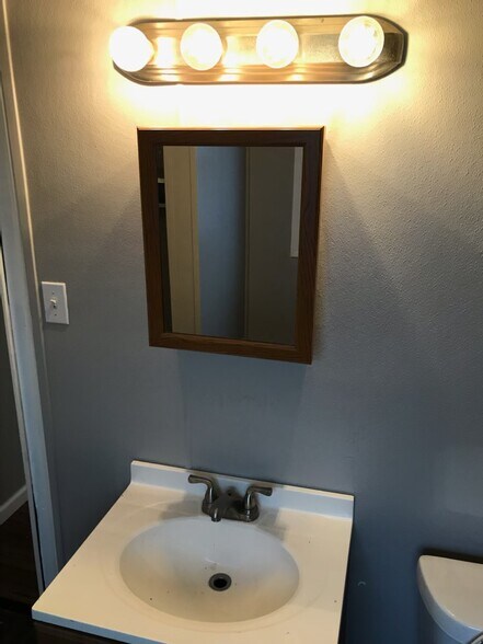 More Photos Of 511 W Cleveland St, Alvin Apartments For Sale