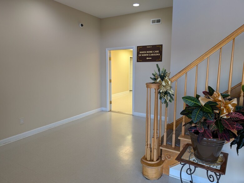 More Photos Of 4065 Powhatan Rd, Clayton Office For Lease