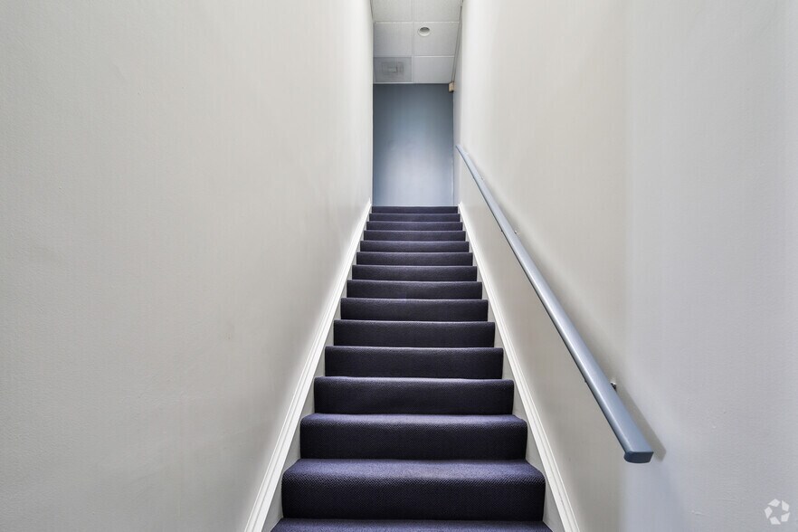 More Photos Of 2170-2176 Wisconsin Ave NW, Washington Office For Sale