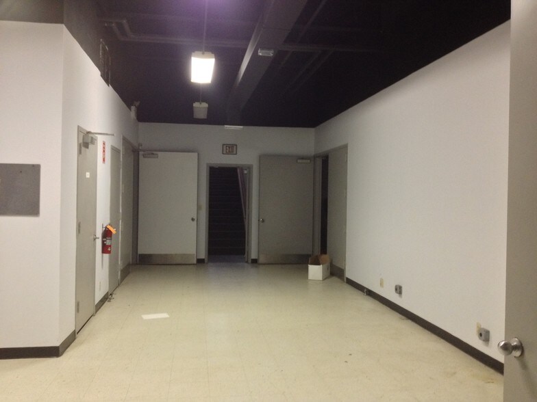 More Photos Of 140 Old Saw Mill River Rd, Hawthorne Research And Development For Sale