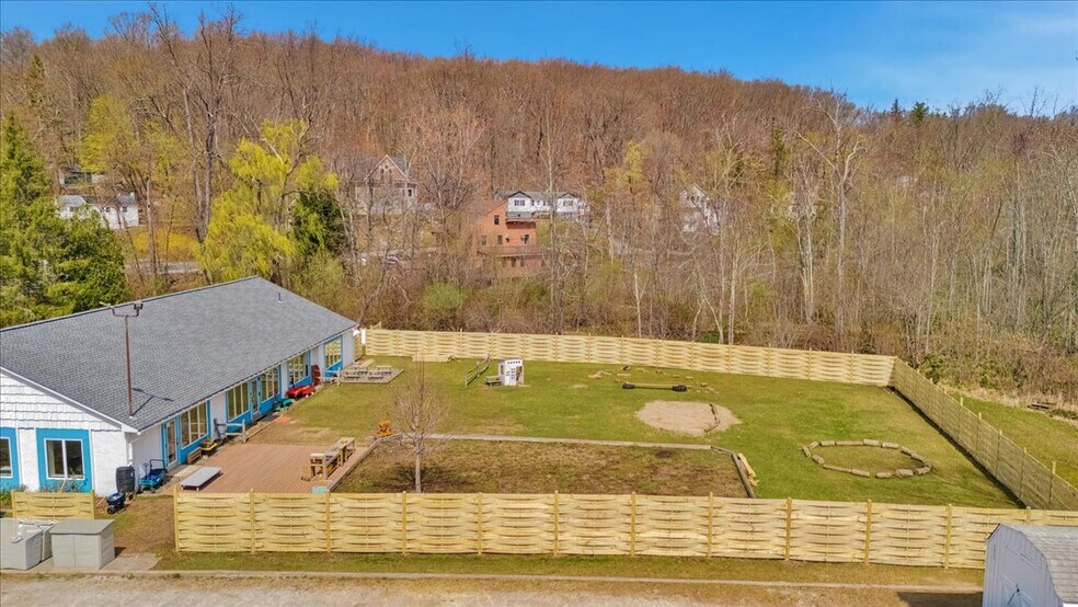 More Photos Of 4 Glenna Dr, Carmel Specialty For Sale