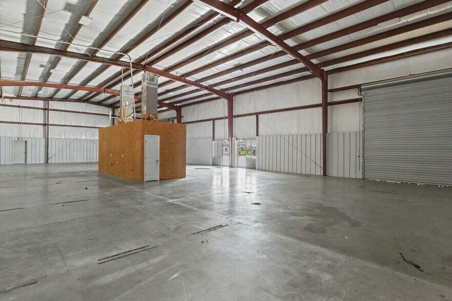 More Photos Of 3291 Warrior Dr, D'Iberville Light Distribution For Lease