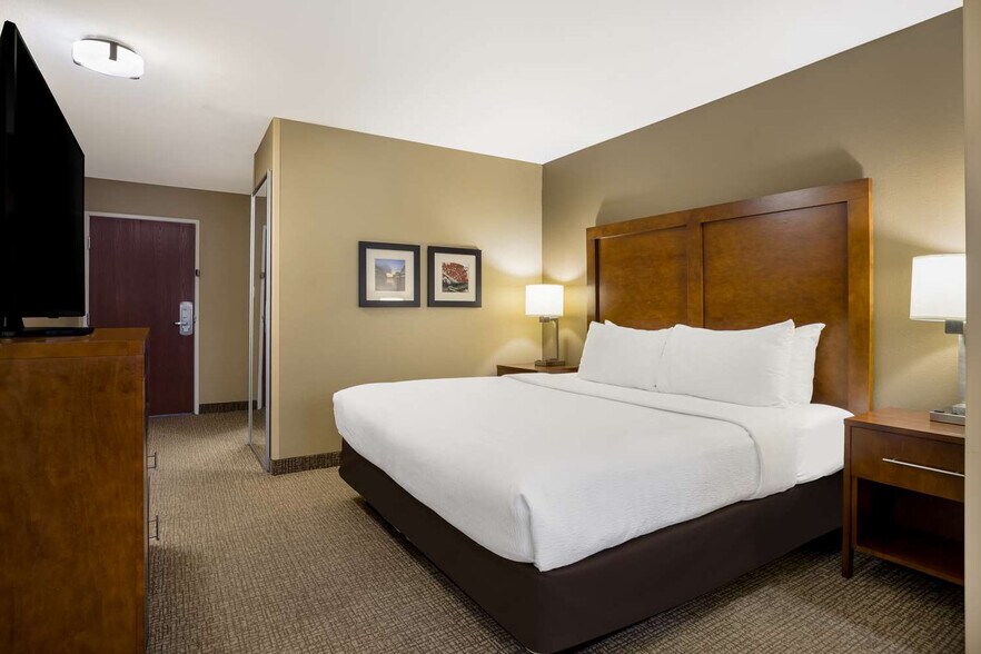 More Photos Of 610 Martin Luther King Jr Blvd, Morgan City Hotel For Sale
