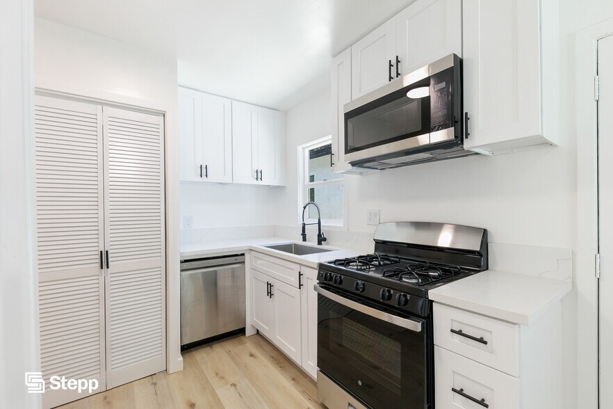 More Photos Of 4332 Andy St, Lakewood Multifamily For Sale