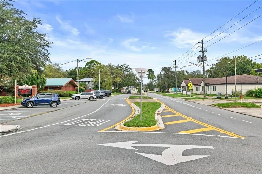 More Photos Of 749 S Edgewood Ave, Jacksonville Auto Repair For Sale